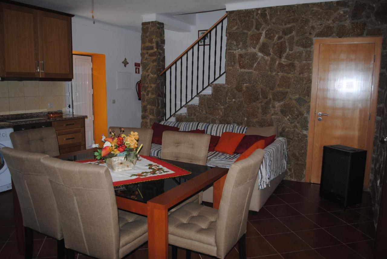 Moradia Familia Escoto Villa Monsanto Exterior photo