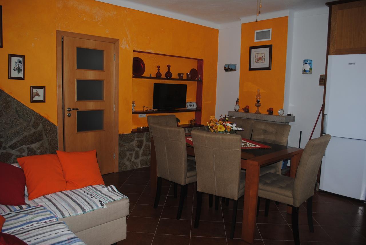 Moradia Familia Escoto Villa Monsanto Exterior photo